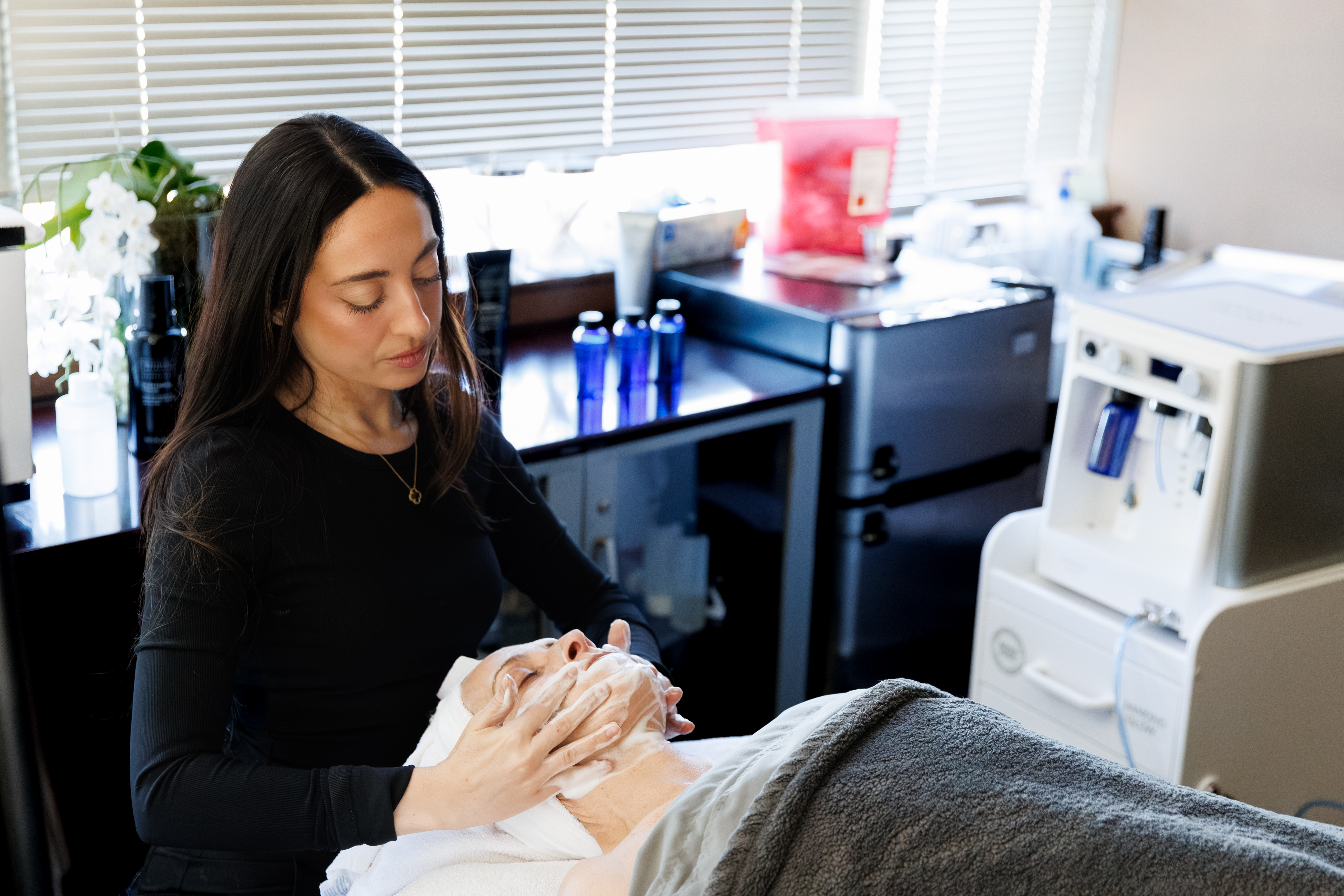 Our Organic Facial is bursting with the nutrients and anti-oxidants your skin needs to stay healthy and luminous!